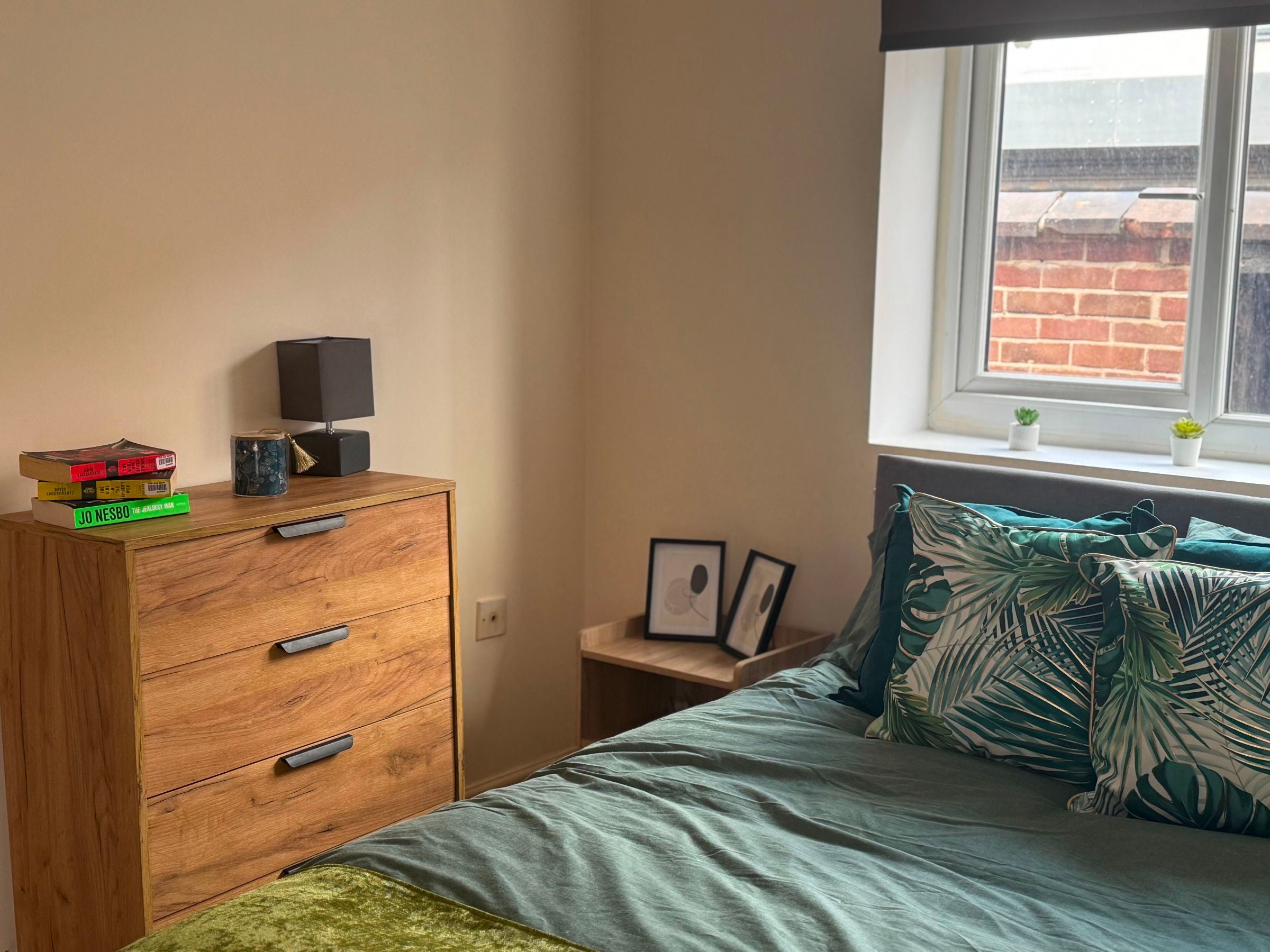 Room Royal Avenue in Doncaster