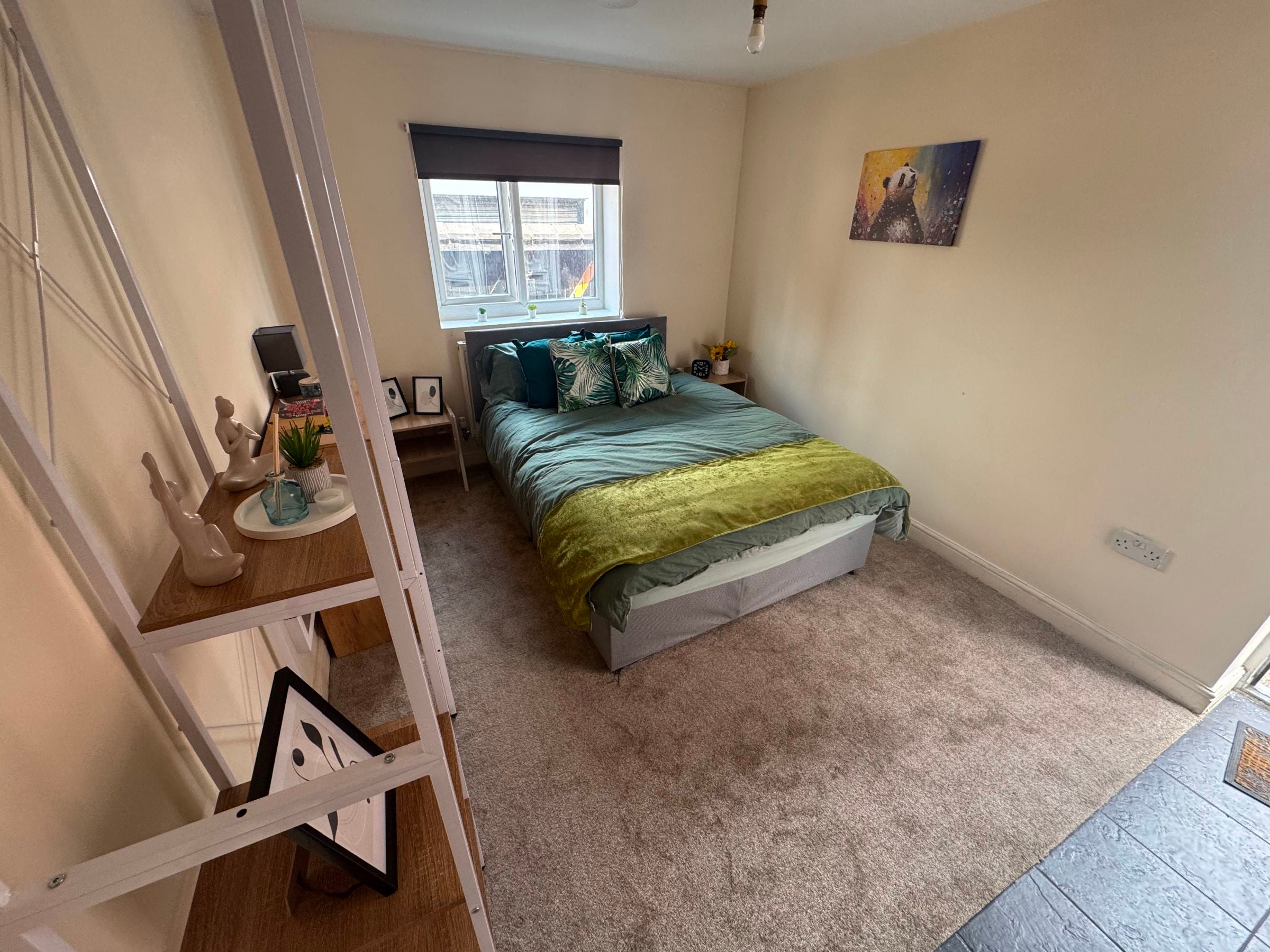 Room Royal Avenue in Doncaster