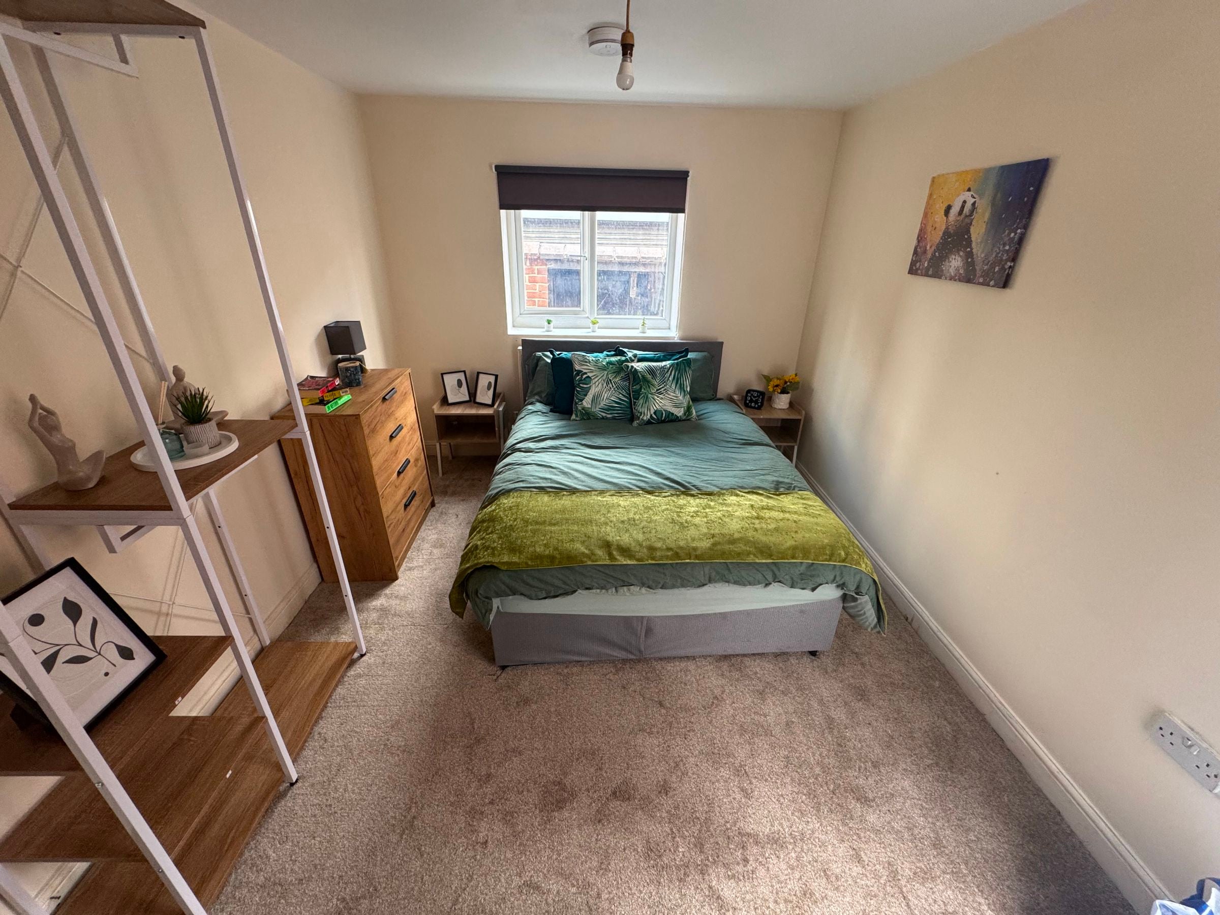 Room Royal Avenue in Doncaster