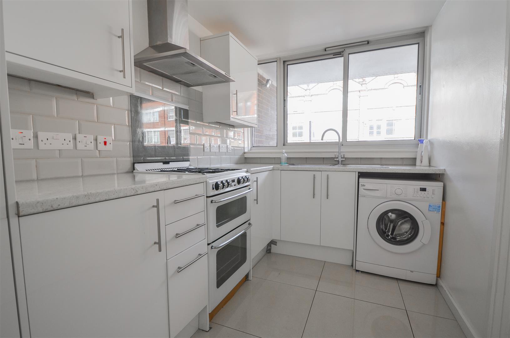 Flat Goswell Road in City of London