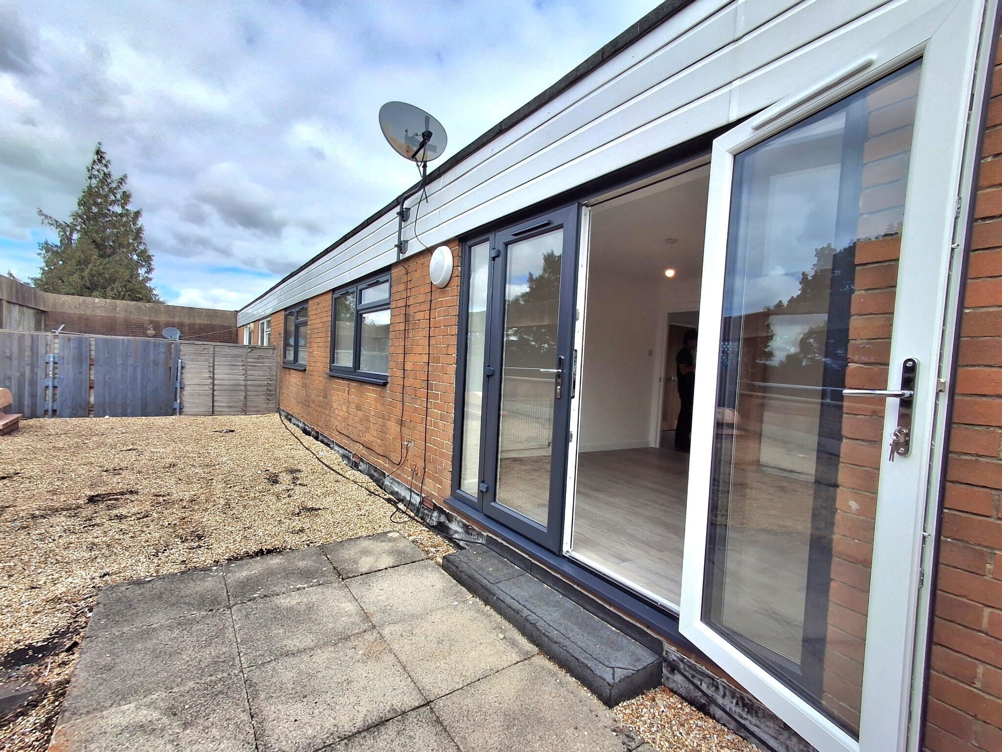 Flat Wellington Way in Waterlooville