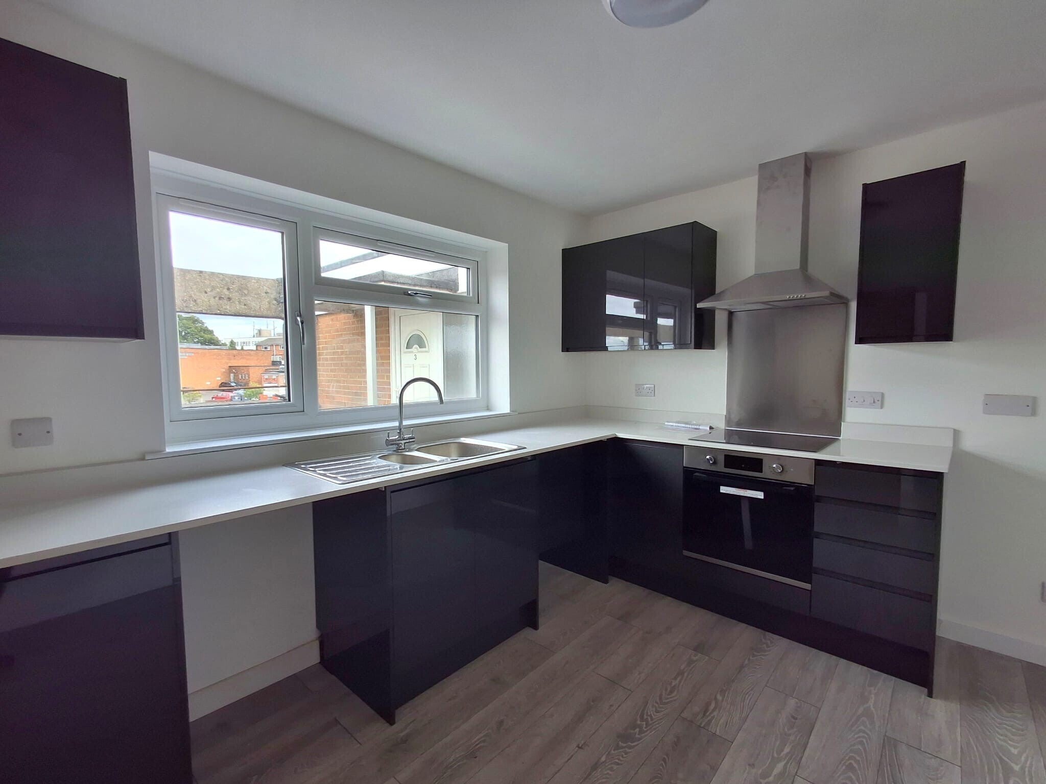 Flat Wellington Way in Waterlooville