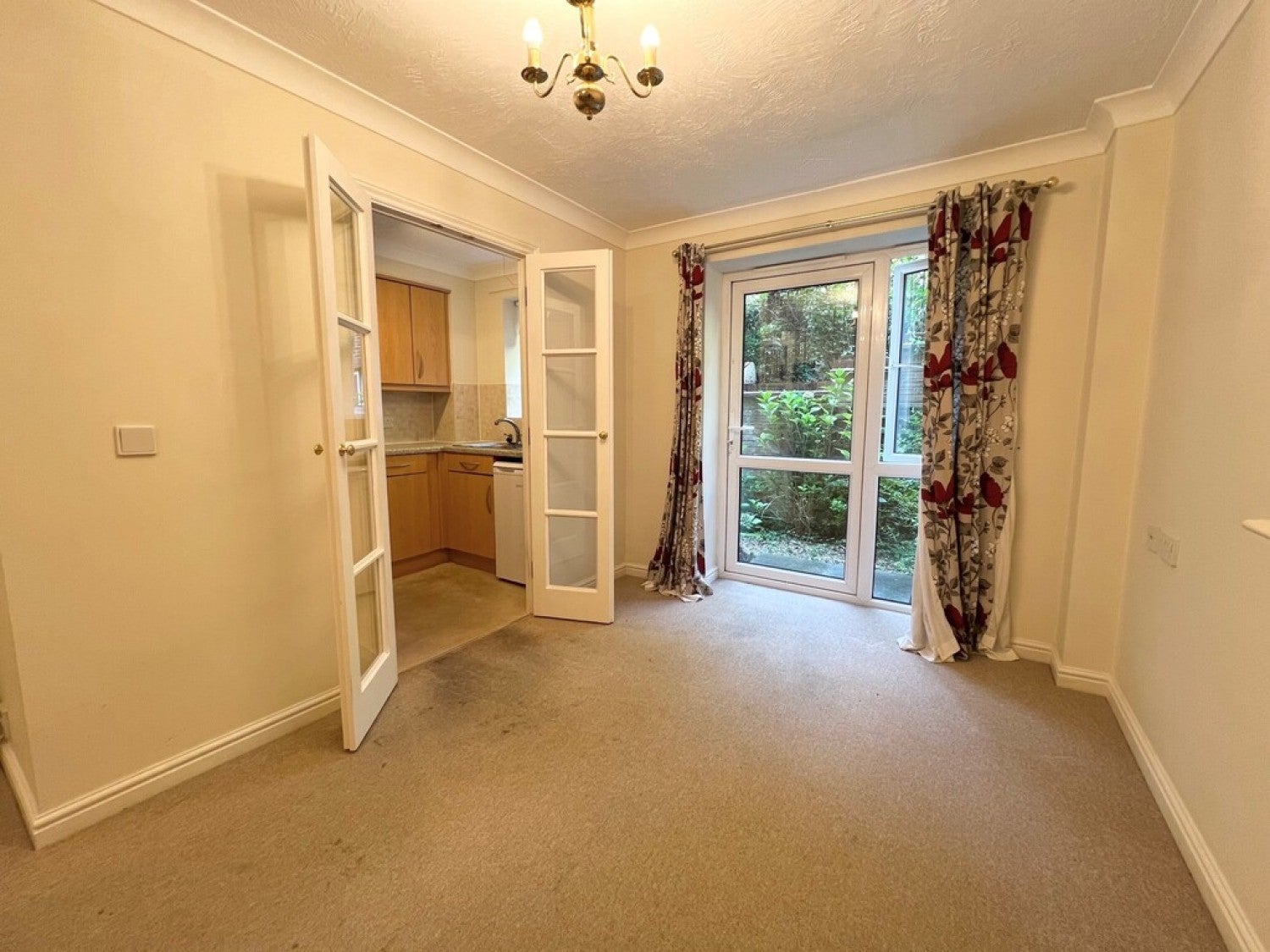 Flat Foxley Lane in Greater London