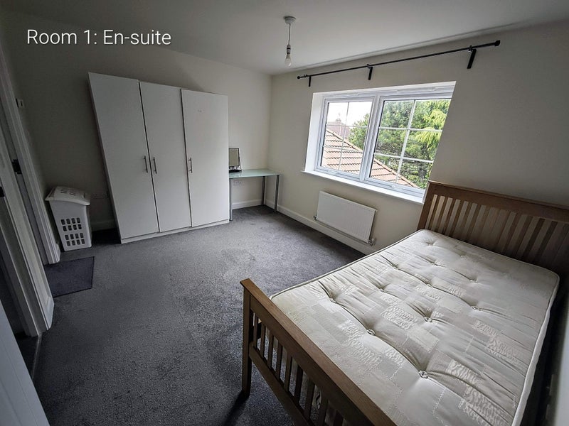 Room Ashcott Avenue in Leicester