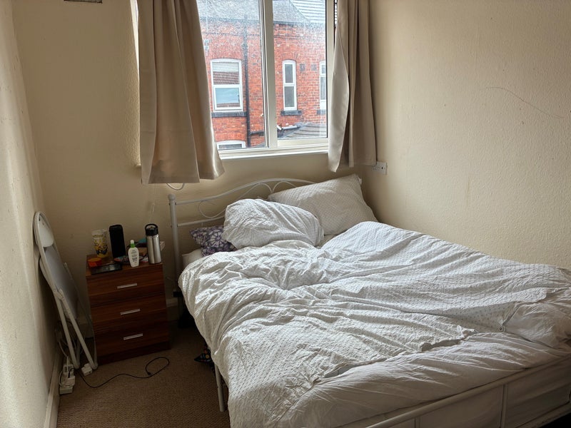 Room Cross Chestnut Grove in Leeds