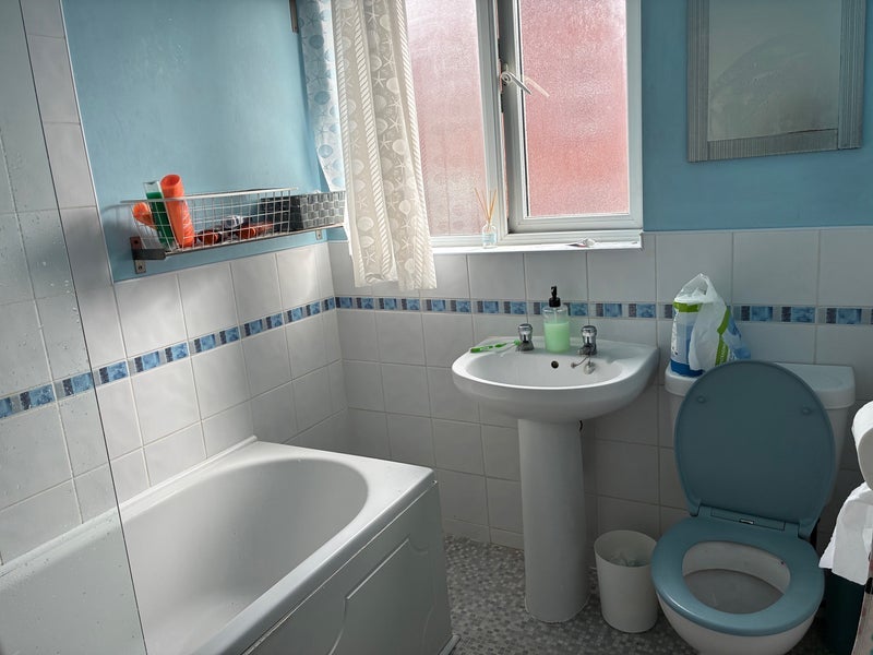Room Cross Chestnut Grove in Leeds