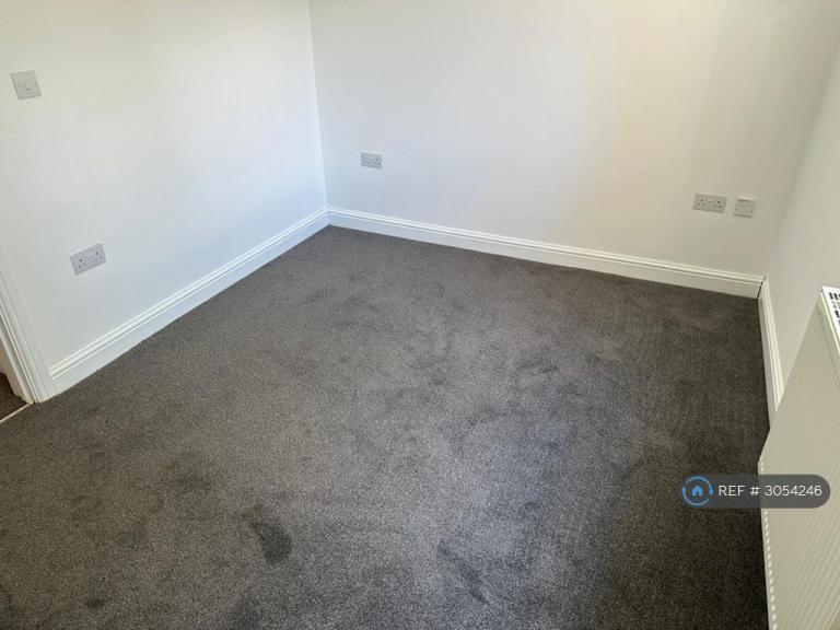 Flat Well Close in Redditch