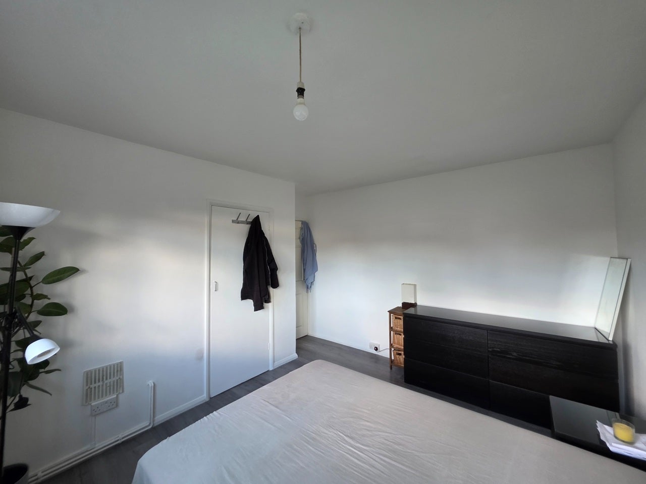 Room Eastern Avenue in Greater London