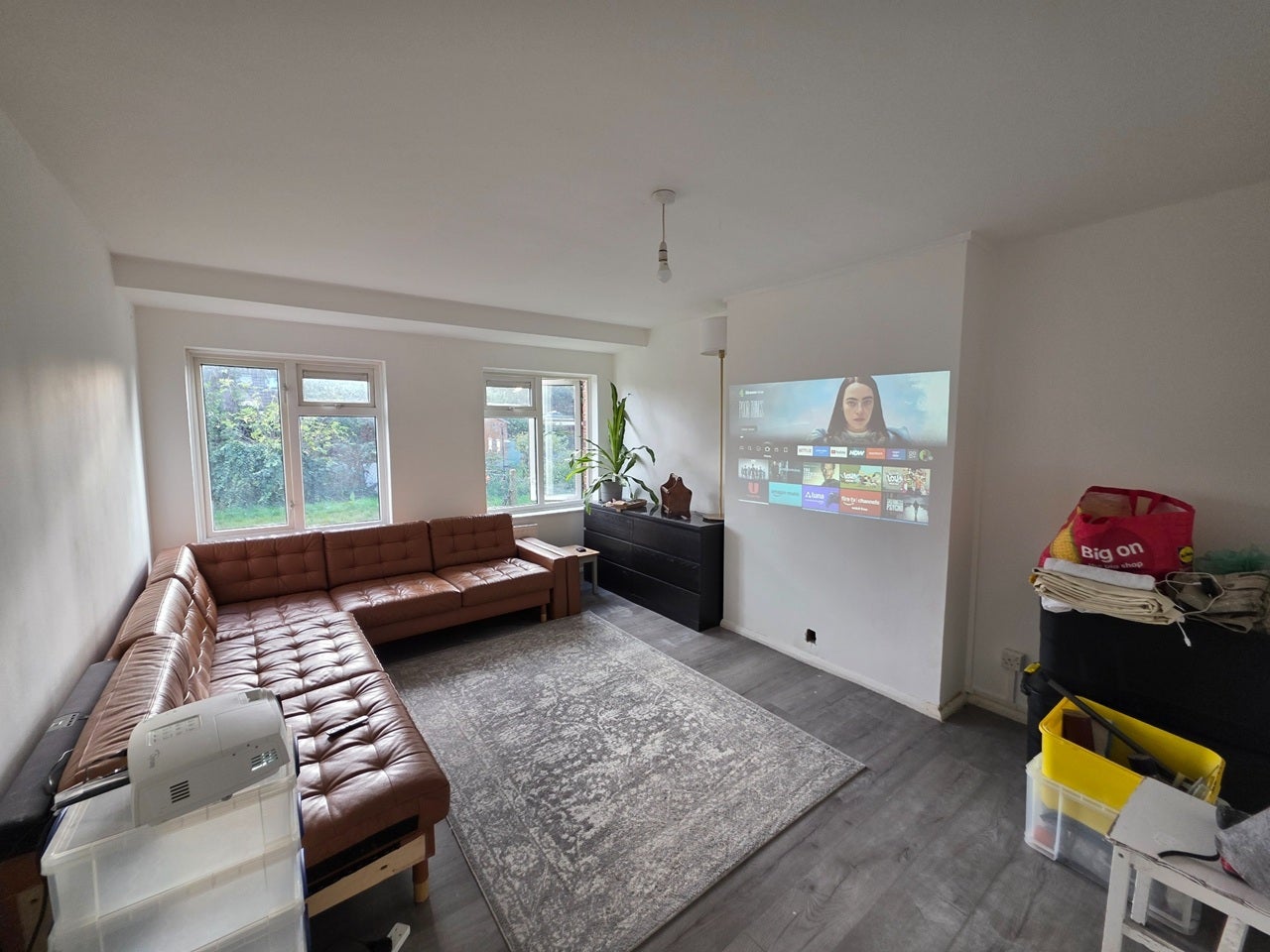 Room Eastern Avenue in Greater London