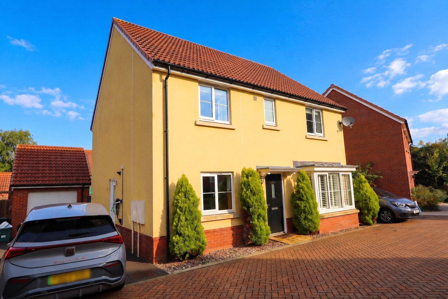 House Meadow Brown Close in Thornbury