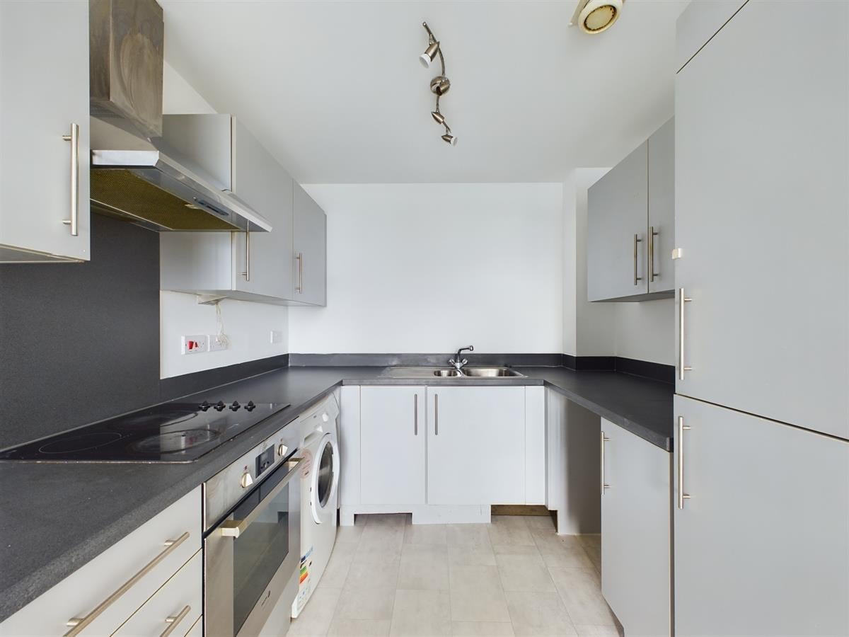 Flat Fratton Way in Portsmouth