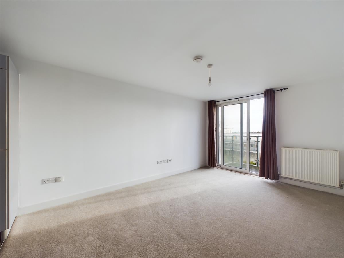 Flat Fratton Way in Portsmouth