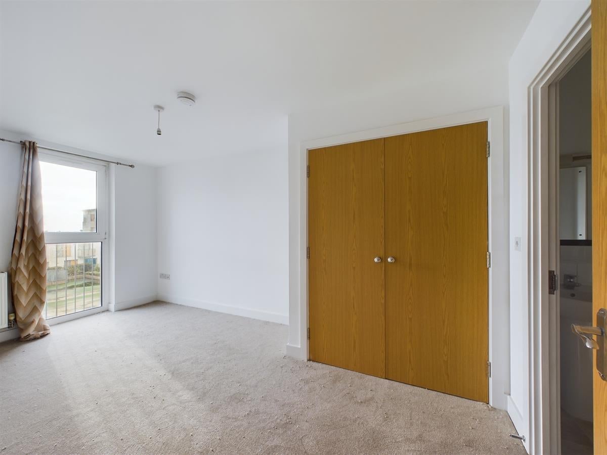 Flat Fratton Way in Portsmouth