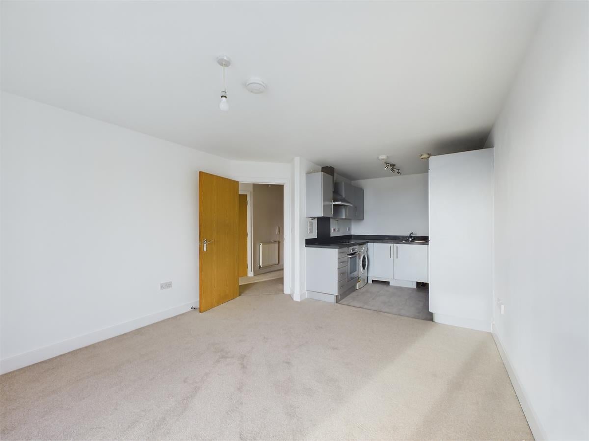 Flat Fratton Way in Portsmouth