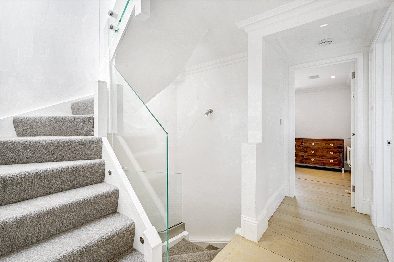 Flat Queensberry Place in Greater London