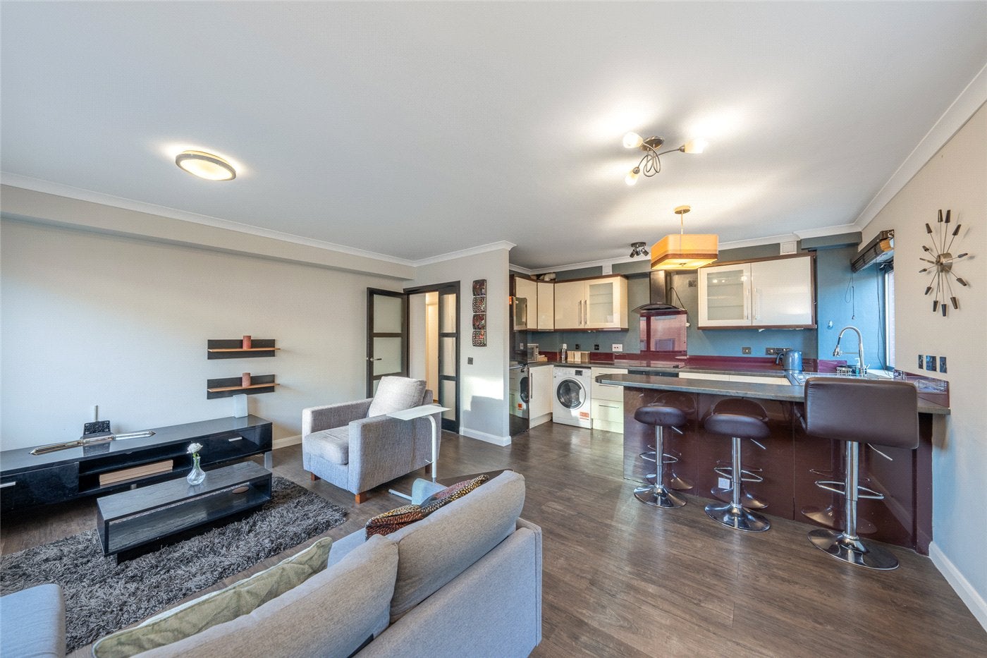 Flat Iverson Road in Greater London