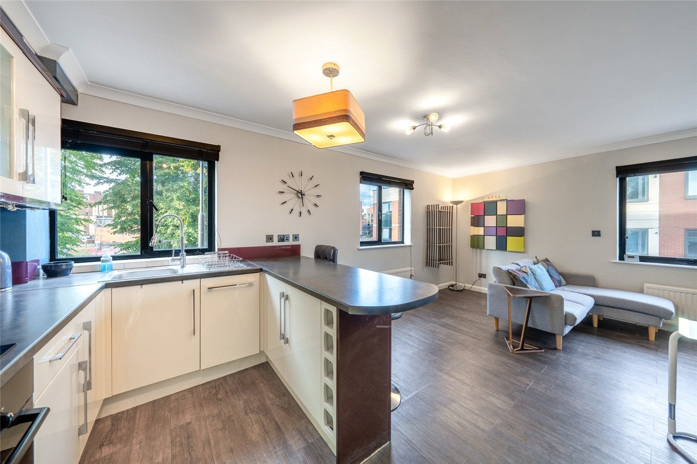 Flat Iverson Road in Greater London