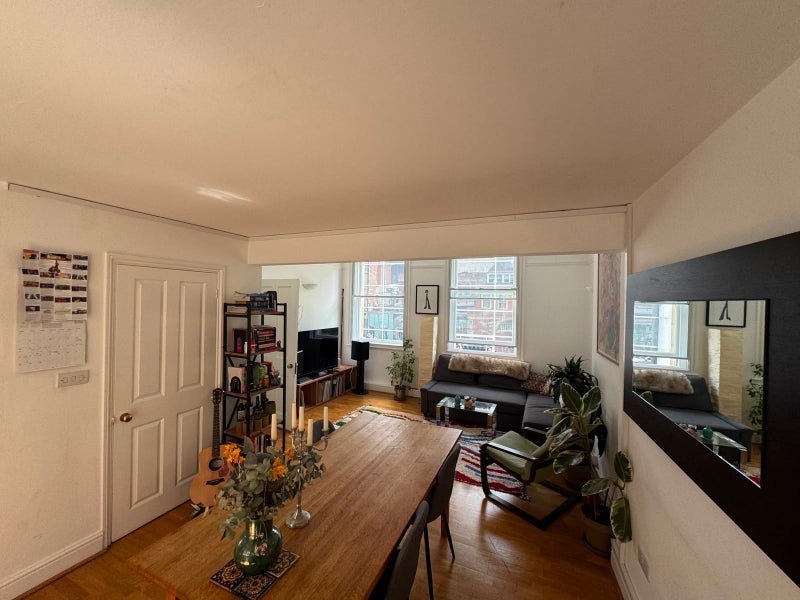 Room Brushfield Street in City of London