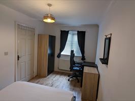 Room Eycott Drive in Middleton