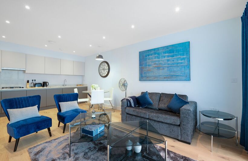 Flat Kenton Lane in Greater London