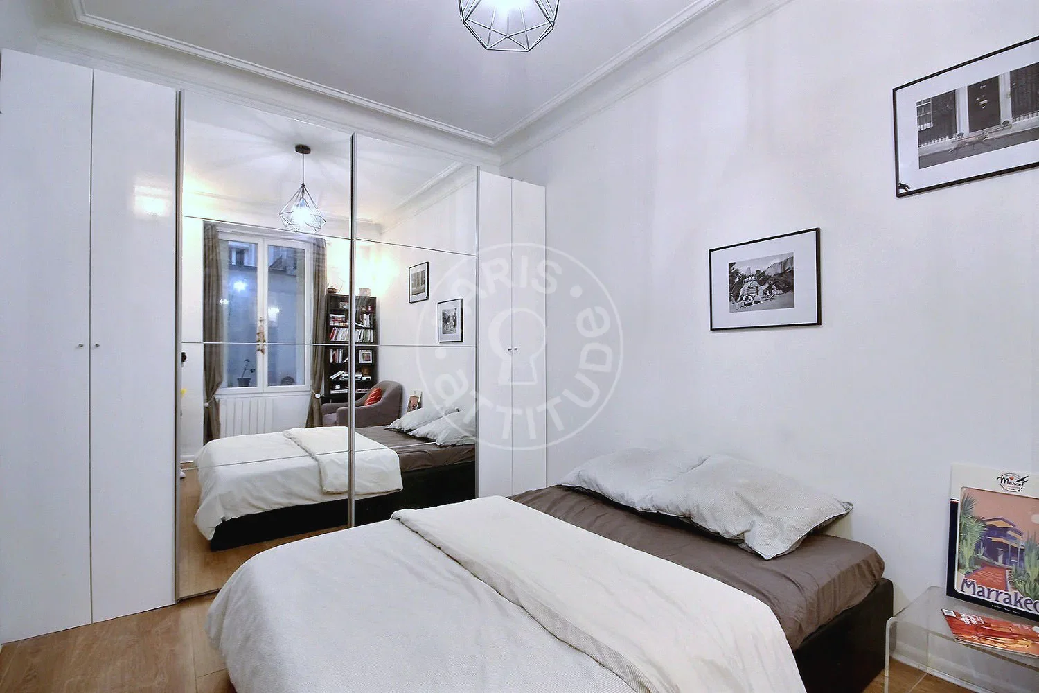 Flat Rue Camille Tahan in Paris
