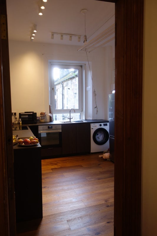 Room Elie Street in Glasgow
