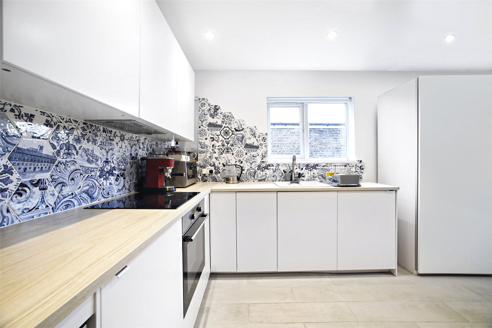 Flat Croxley Road in City of Westminster