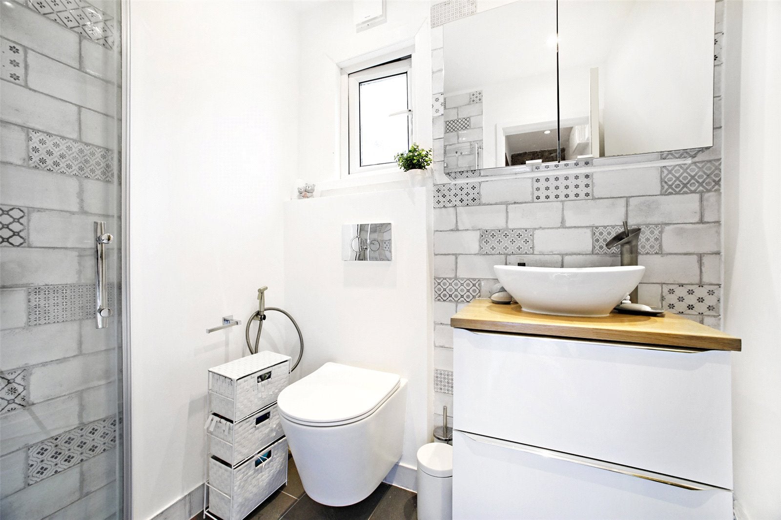 Flat Croxley Road in City of Westminster