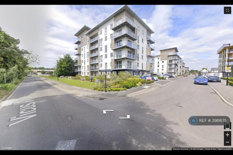 Flat Vicus Way in Maidenhead