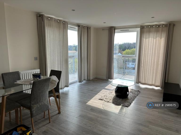 Flat Vicus Way in Maidenhead