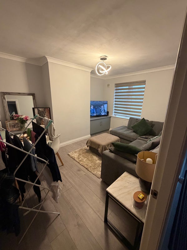 Room McGregor Street in Clydebank