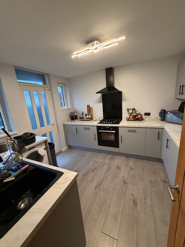 Room McGregor Street in Clydebank