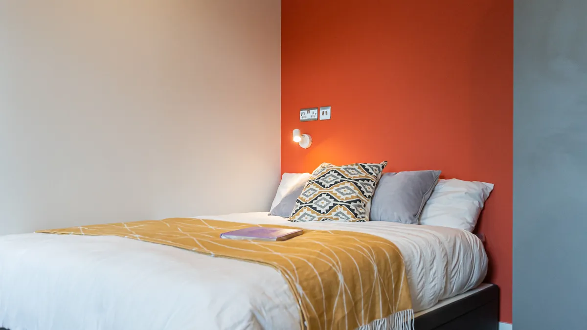Flat BROOKLANDS ROAD in Sale