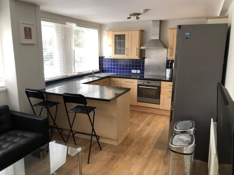 Room Cambalt Road in Greater London