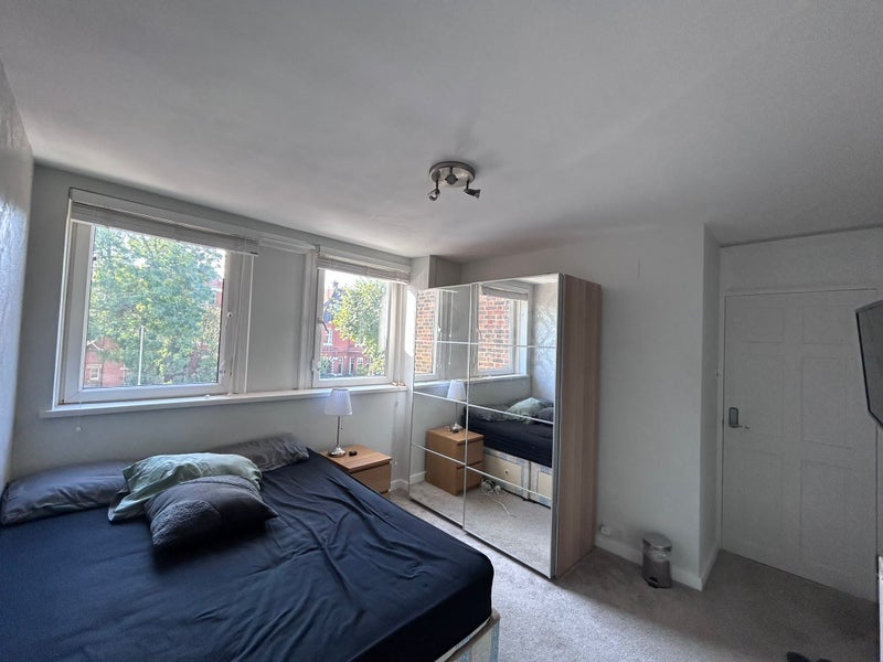 Room Cambalt Road in Greater London