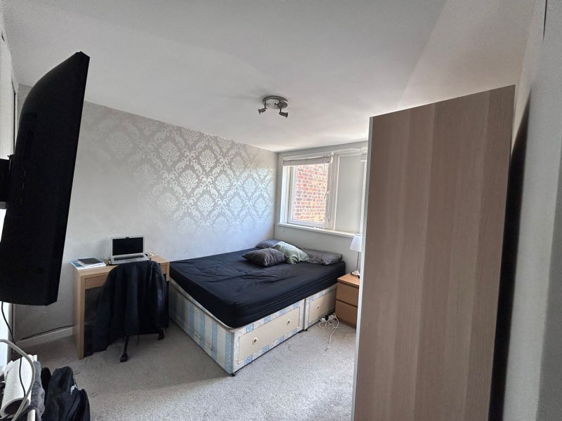Room Cambalt Road in Greater London