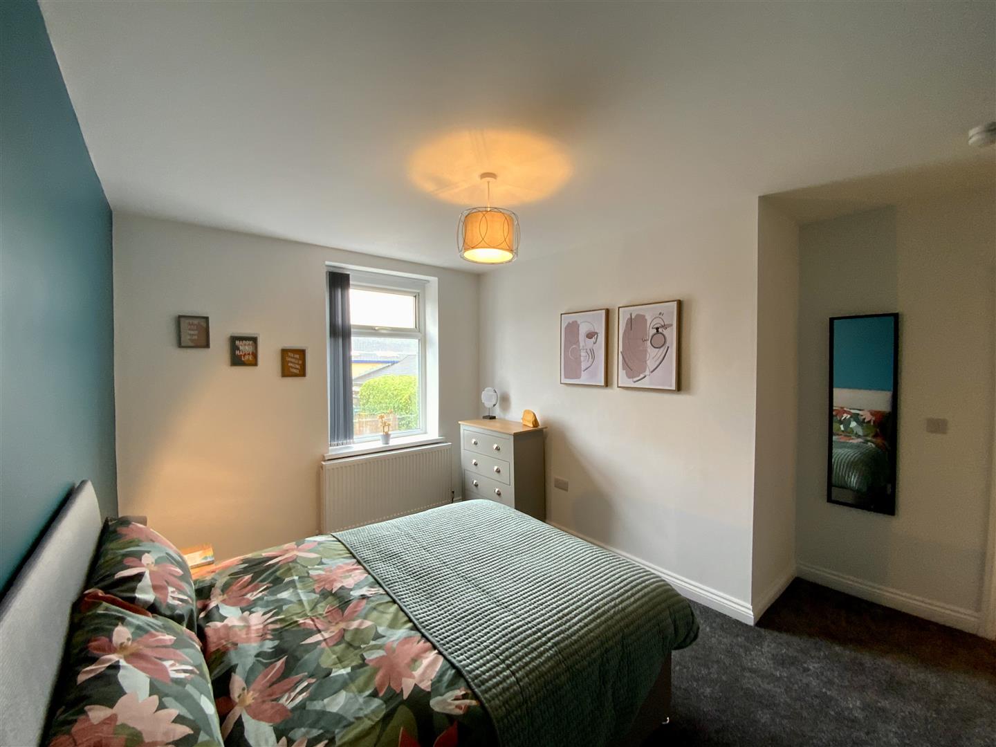 Room Briercliffe Road in Burnley