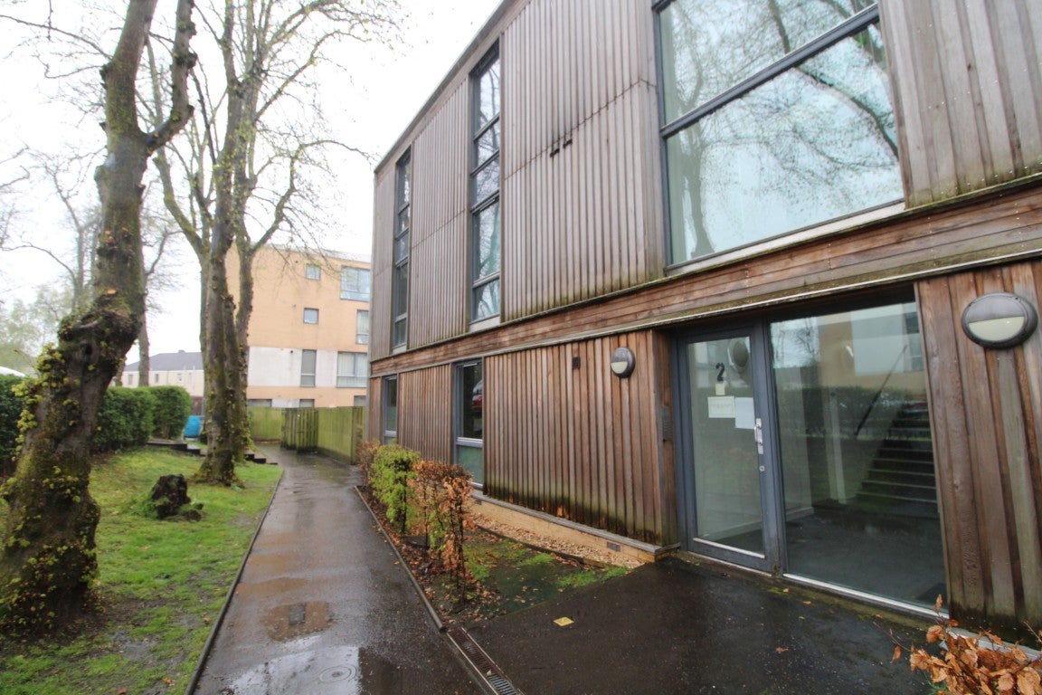 Flat Brabloch Park in Paisley