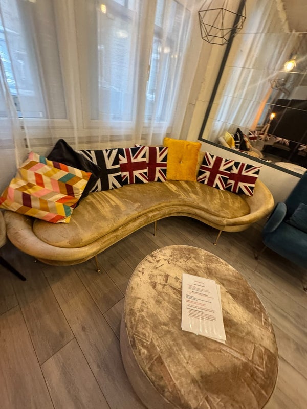 Room Whitechapel High Street in Greater London