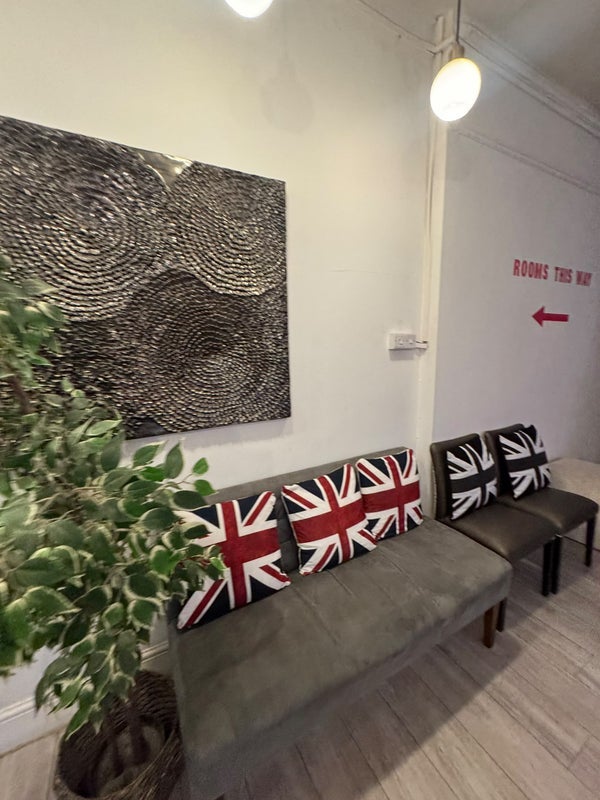 Room Whitechapel High Street in Greater London