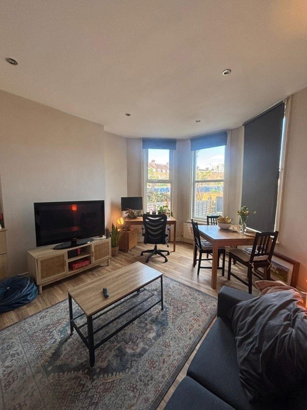 Room Union Road in Greater London