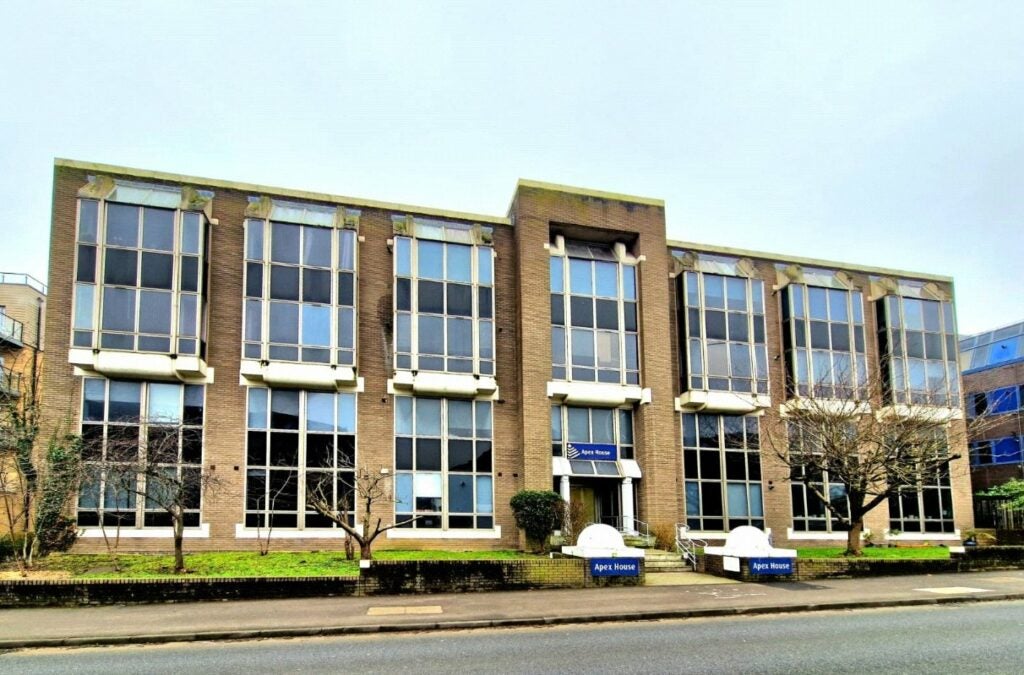 Flat London Road in Bracknell