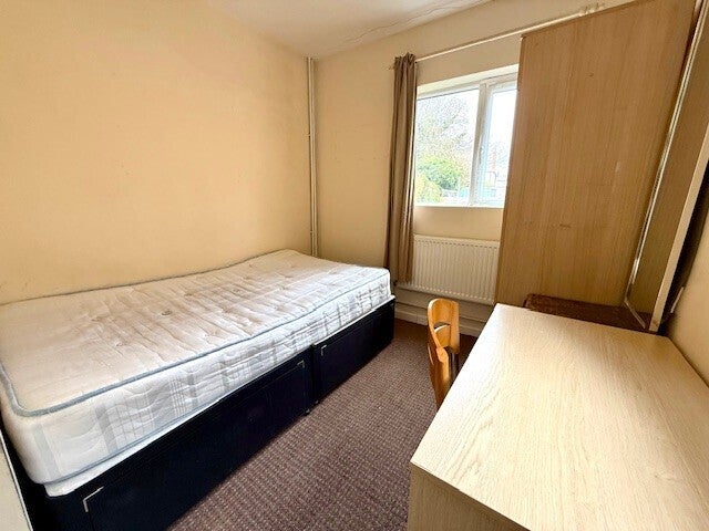 Room Donnington Bridge Road in Oxford