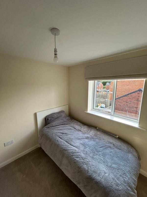 Room Beaconsfield Road in Milnrow