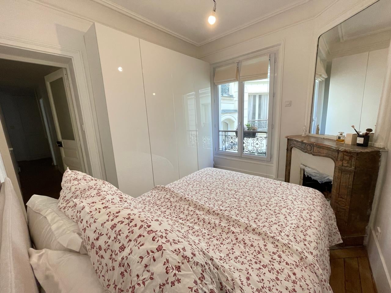 Flat Rue Pergolèse in Paris