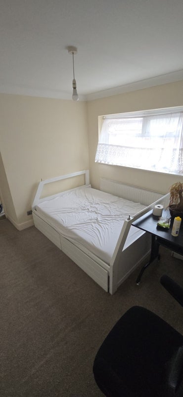 Room Audley Way in Basildon