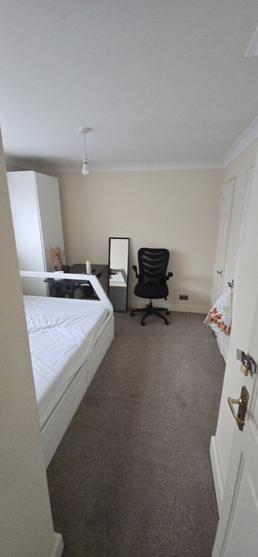 Room Audley Way in Basildon