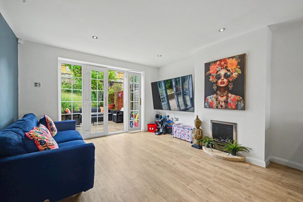 House Spring Crofts in Hertsmere