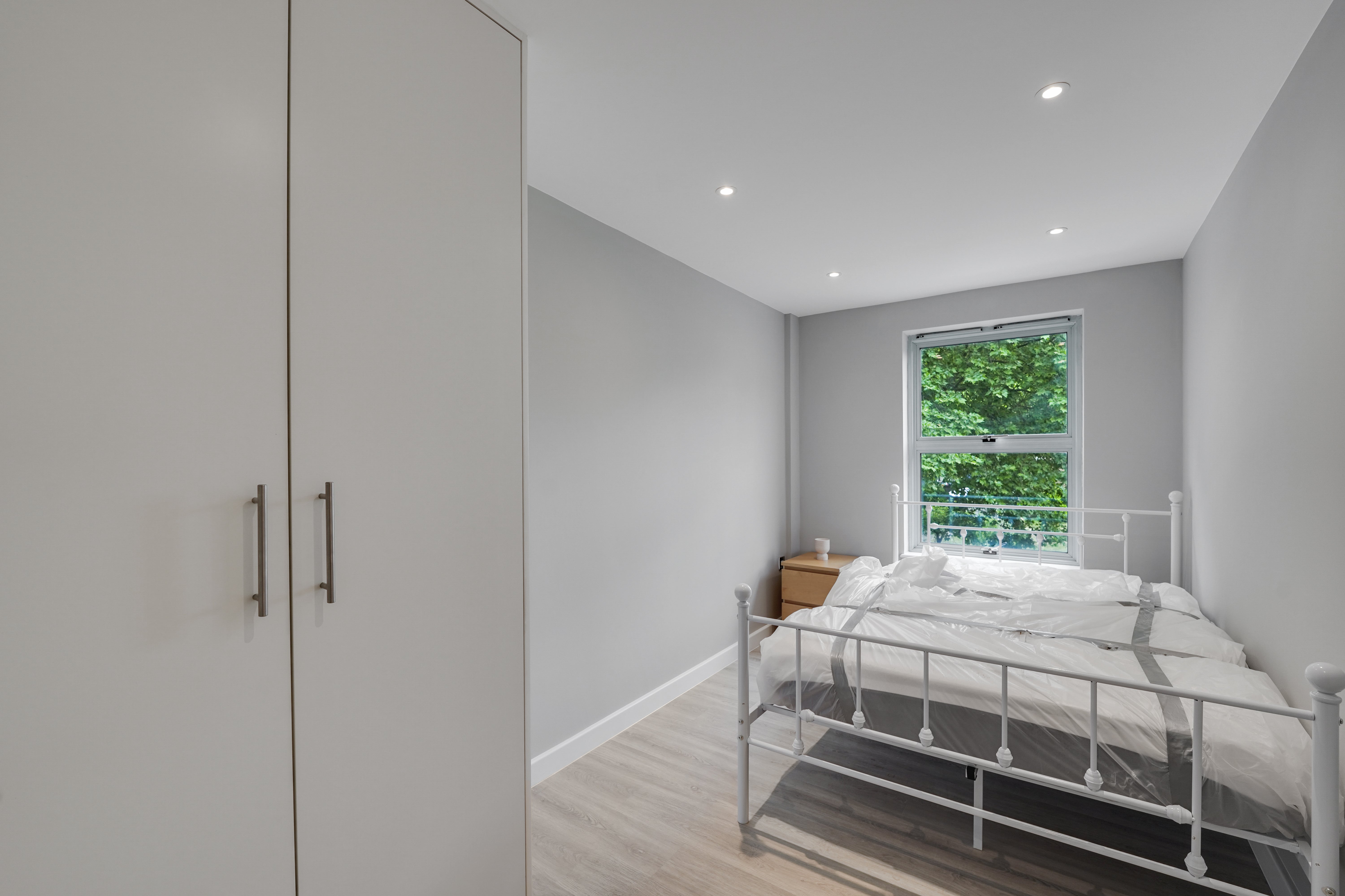Flat Battersea Park Road in Greater London