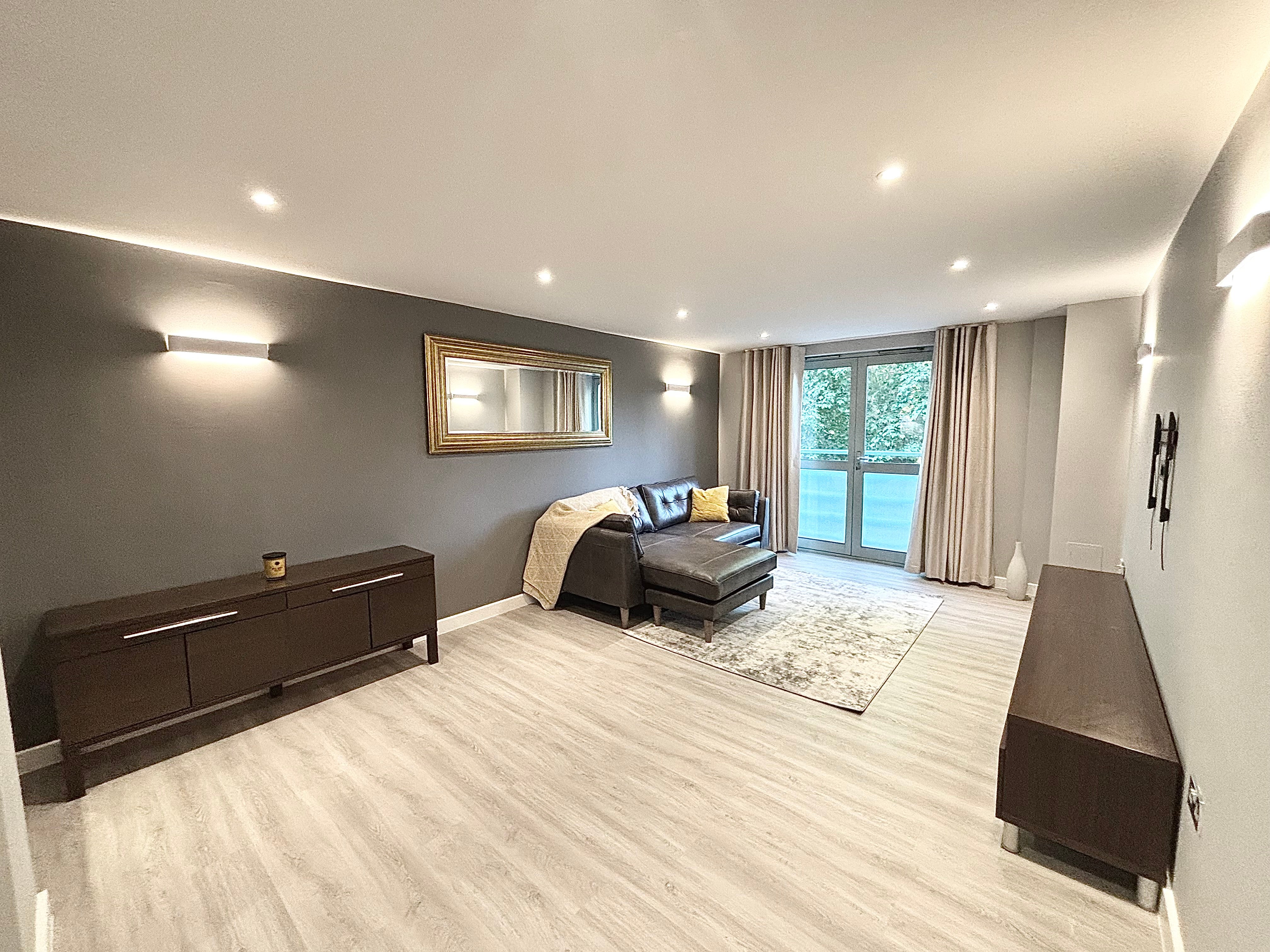 Flat Battersea Park Road in Greater London